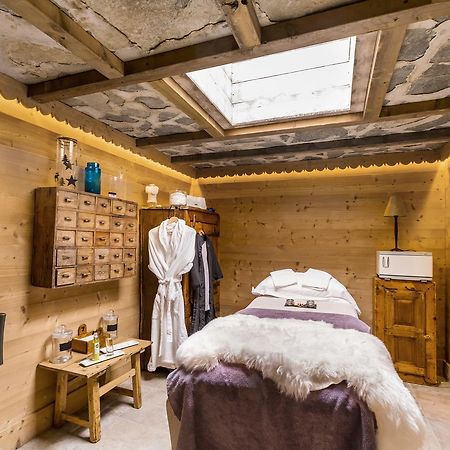 Marc Veyrat - La Maison Des Bois Hotell Manigod Eksteriør bilde